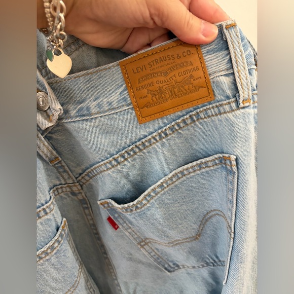 Levi’s Premium Denim Bib Baggy Tapered Overalls - Size M - NWT - Picture 9 of 9